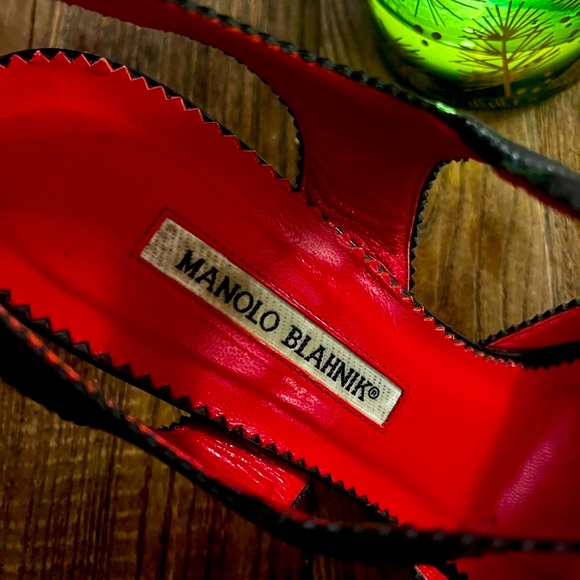 Manolo Blahnik Black Patent Leather Slingback Women's Heels - Picture 4 of 5